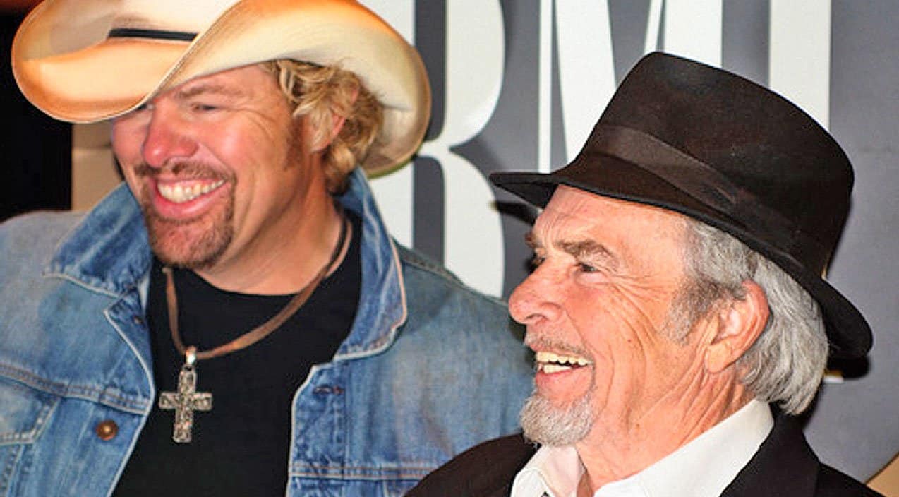 How Toby Keith Saved The Day During One Of Merle Haggards Final Shows