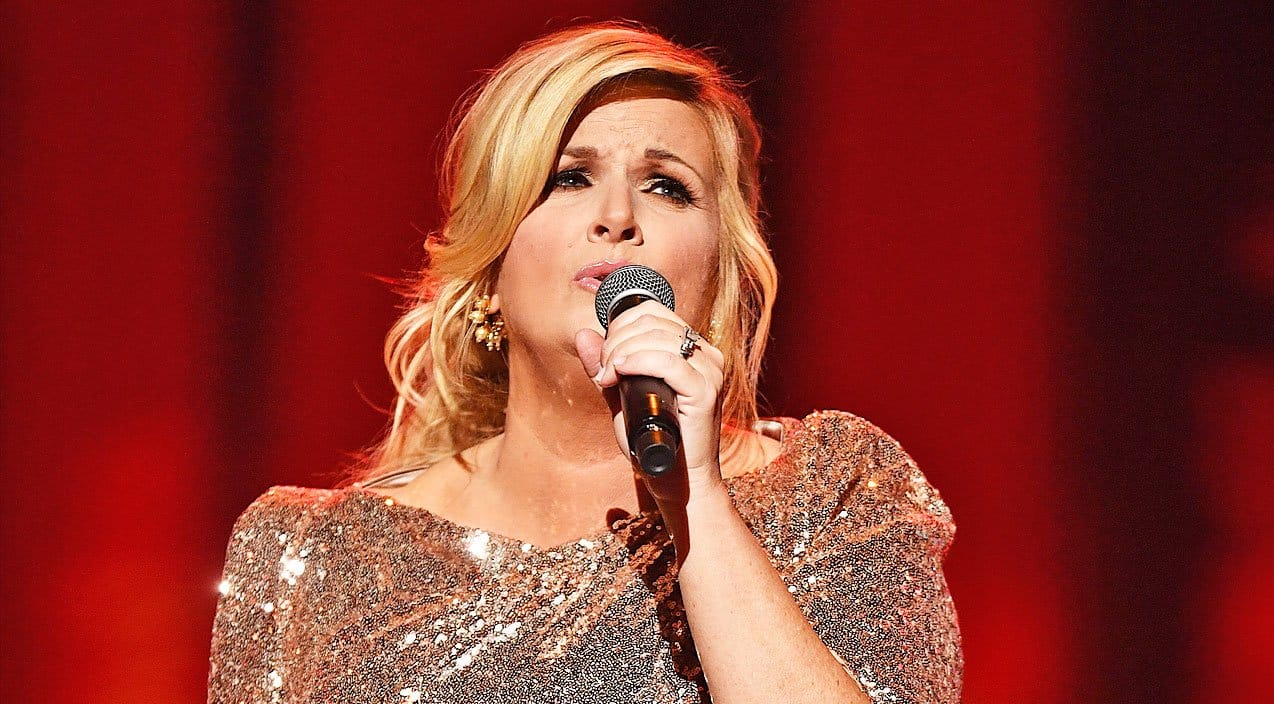 Trisha Yearwood Graces CMA Country Christmas With Two Performances You ...