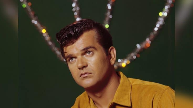 Conway Twitty Recalls His Childhood With Holiday Classic, ‘White Christmas’ | Country Music Videos