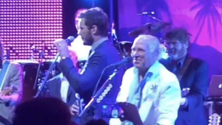 Jimmy Buffett Brings Actor Chris  On Stage For “Margaritaville” | Country Music Videos