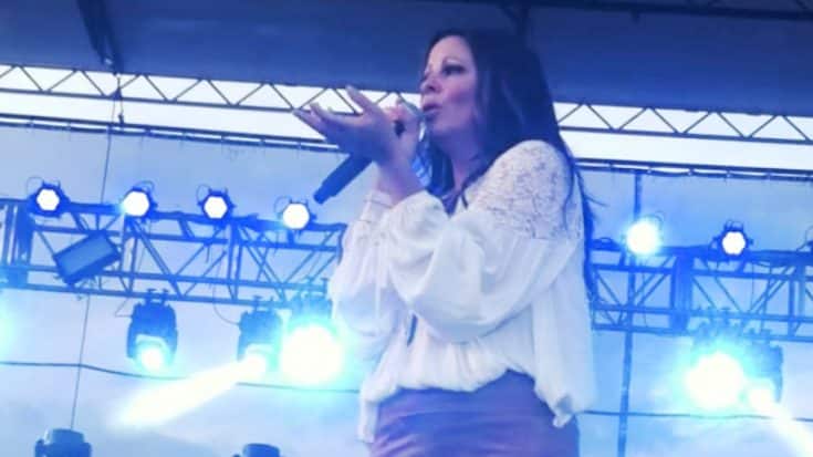 Sara Evans Covers Sam Smith’s Ballad ‘Lay Me Down’ | Country Music Videos