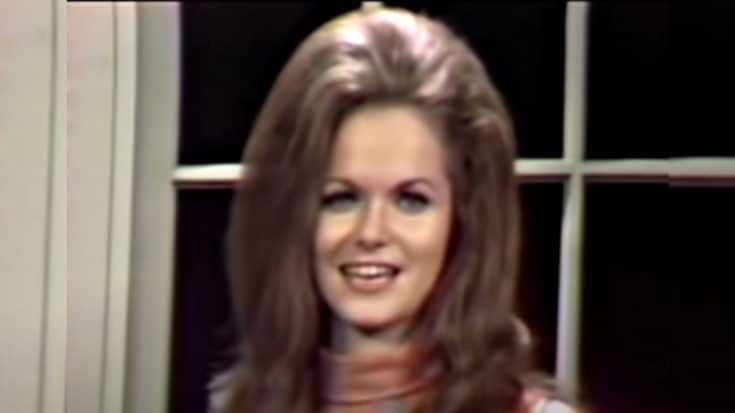 Flashback To 1968: Jeannie C. Riley Strikes Gold With “Harper Valley P.T.A.” | Country Music Videos