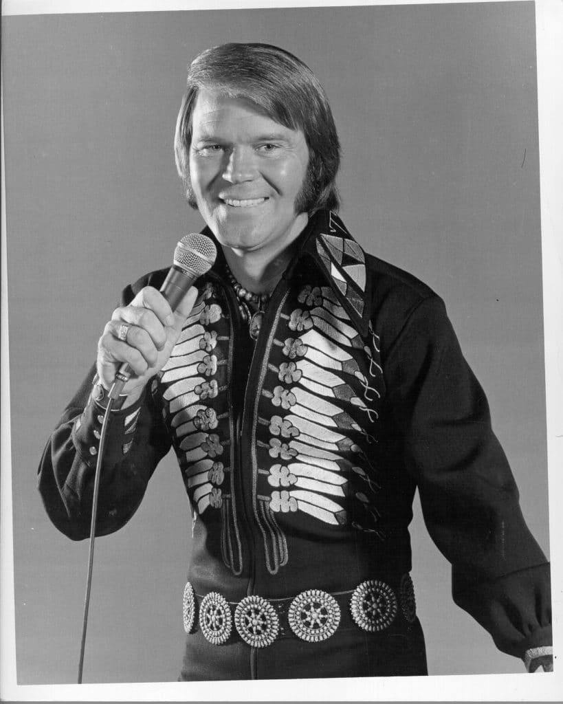 UNSPECIFIED - CIRCA 1970: Photo of Glen Campbell