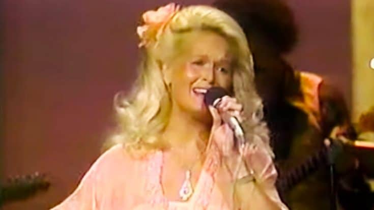 Lynn Anderson Sings Elvis Presley’s “Heartbreak Hotel” In Undated Clip | Country Music Videos