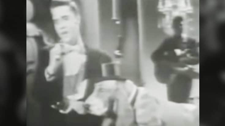 Elvis Performs “Hound Dog” To Basset Hound In A Top Hat On ‘The Steve Allen Show’ | Country Music Videos