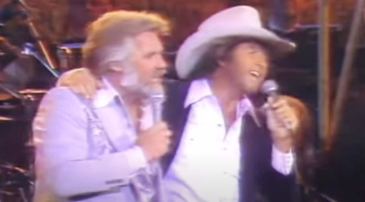Kenny Rogers And Mac Davis Team Up For 80s ‘Hard To Be Humble’ Duet | Country Music Videos