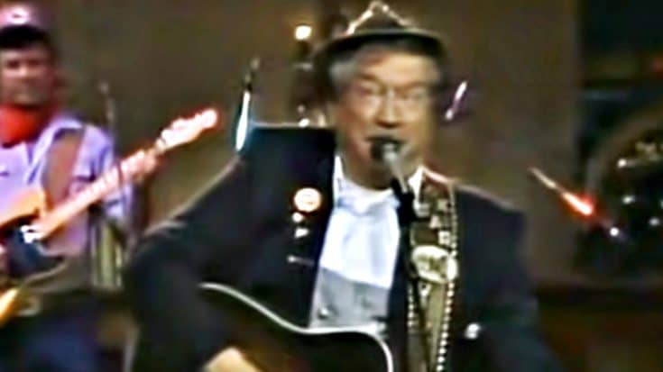 Boxcar Willie Performs 8-Song Hank Williams Medley | Country Music Videos