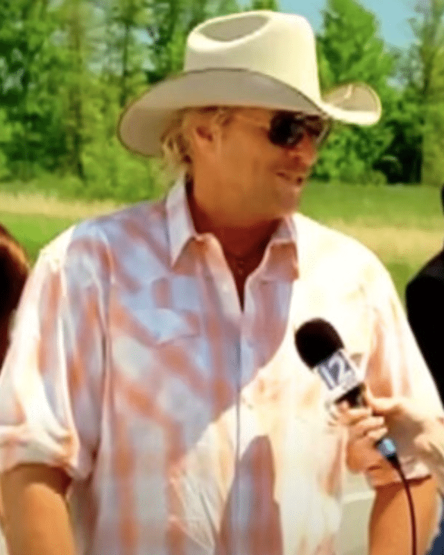 Still from Alan Jackson's music video for "Good Time"