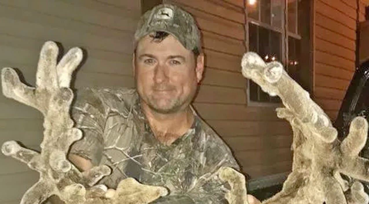 Mississippi Hunter Scores Massive 36-Point Buck That Will Make Your Jaw Drop | Country Music Videos