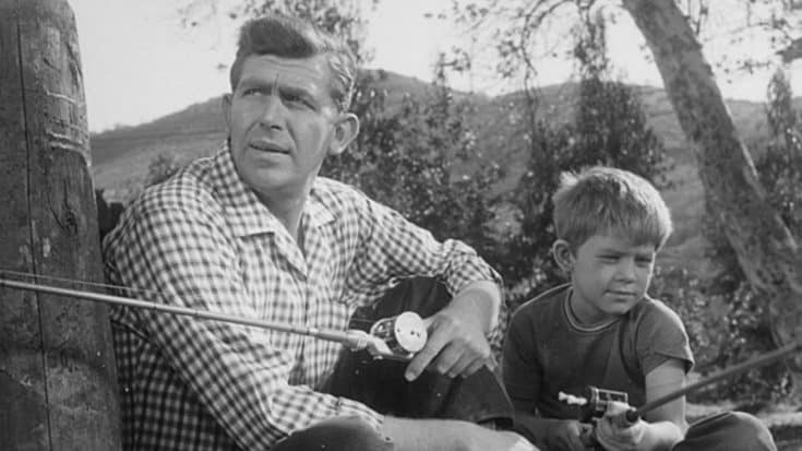 Andy Griffith Sings Lyrics To Show’s Theme Song | Country Music Videos