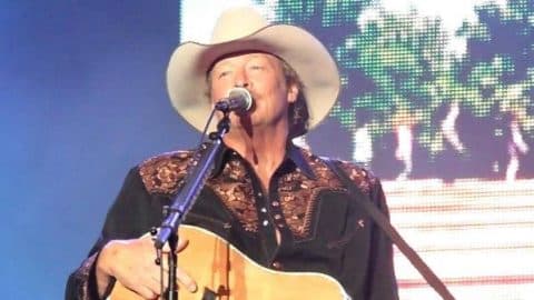 Alan Jackson – Gone Country (Live in Sweden, 2011) | Country Music Videos