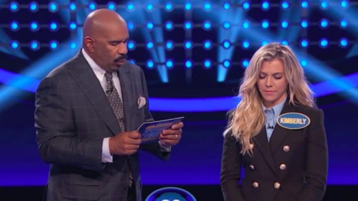 The Band Perry Accomplishes A Rare Feat On Family Feud | Country Music Videos