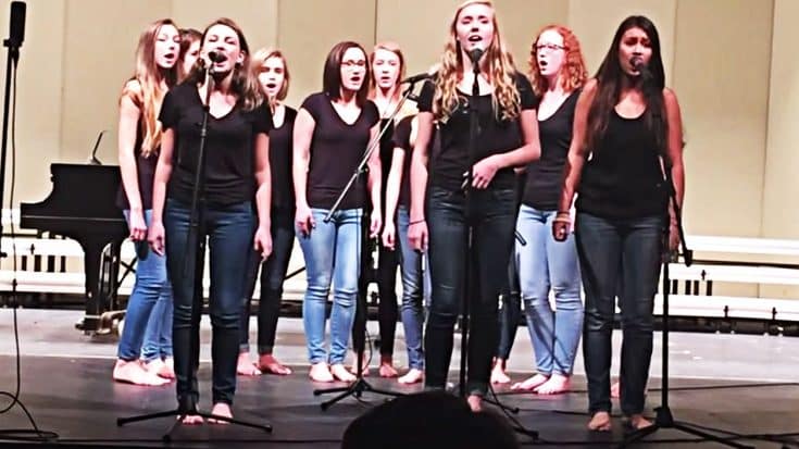 Shoeless Singers Deliver Haunting A Cappella ‘Travelin’ Soldier’ | Country Music Videos