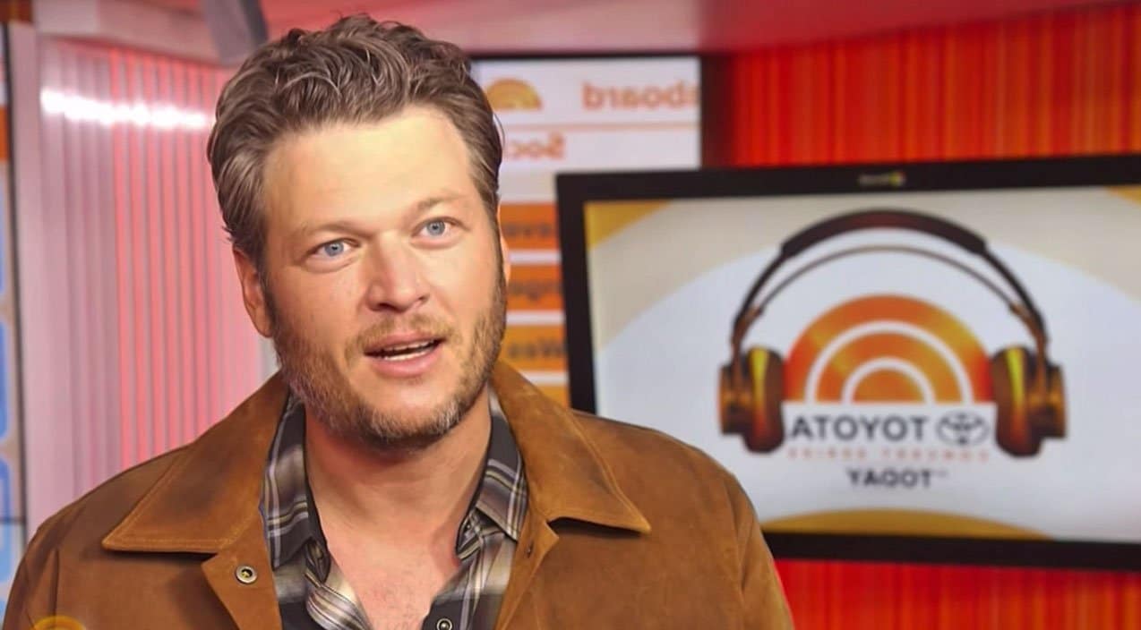 Blake Shelton Received A Toilet Seat, The Other Bizarre Fan Gifts Will SHOCK YOU | Country Music Videos
