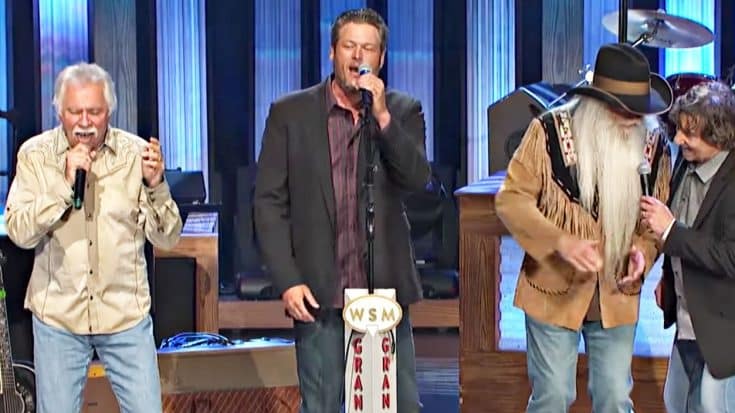 Blake Shelton & Oak Ridge Boys Come Together For “Elvira” At The Opry | Country Music Videos