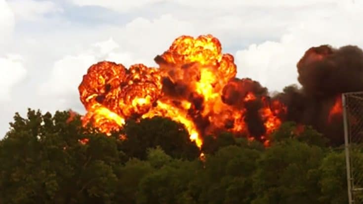 ‘Devastated’ Country Star Watched Deadly Plane Crash | Country Music Videos