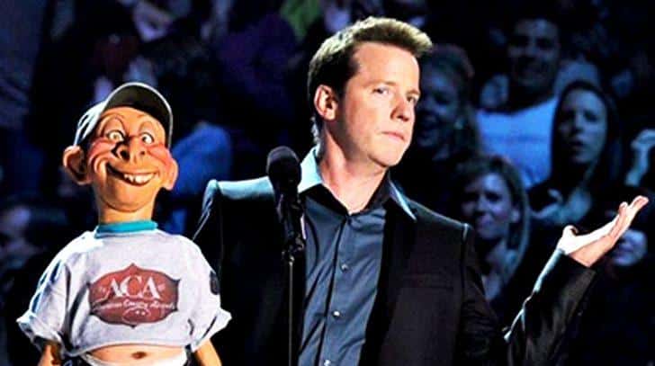 Jeff Dunham’s Redneck Puppet Thought He Hit On Reba – It Was Actually Carrot Top | Country Music Videos