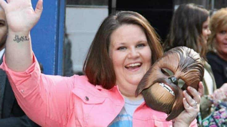 Country Star Invites Chewbacca Mom To Join Him On Tour | Country Music Videos