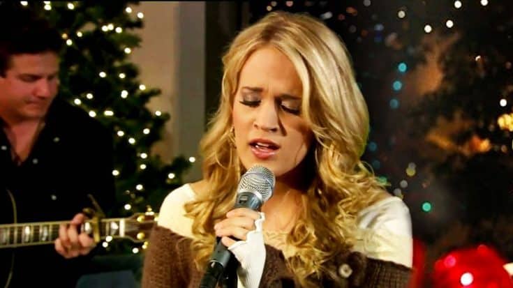 When Carrie Underwood Asks ‘Do You Hear What I Hear?’ The Crowd Falls Silent | Country Music Videos
