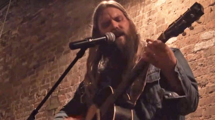 Chris Stapleton Wows Crowd With Surprise Cover of Prince’s “Nothing Compares 2 U” | Country Music Videos