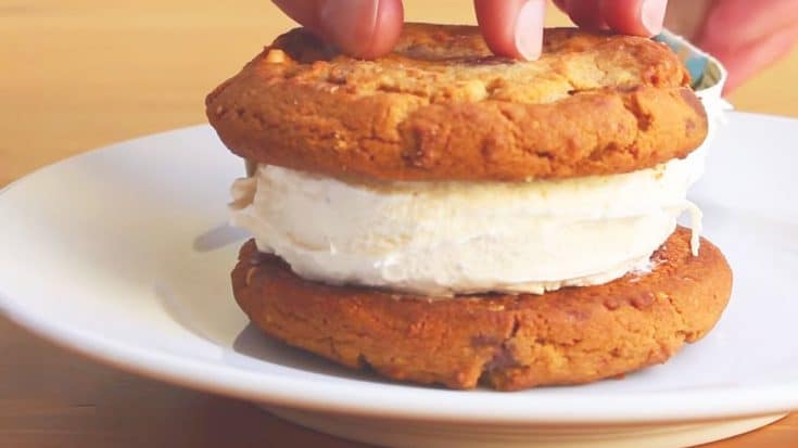 DIY: How To Make The Most Perfect Ice Cream Sandwich | Country Music Videos