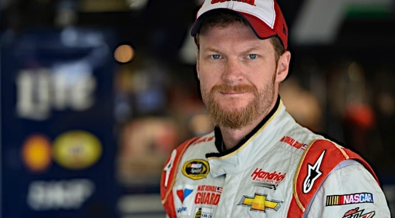 Dale Earnhardt Jr’s Steering Wheel Comes Off Mid-Race, What He Does Next Will Blow Your Mind | Country Music Videos
