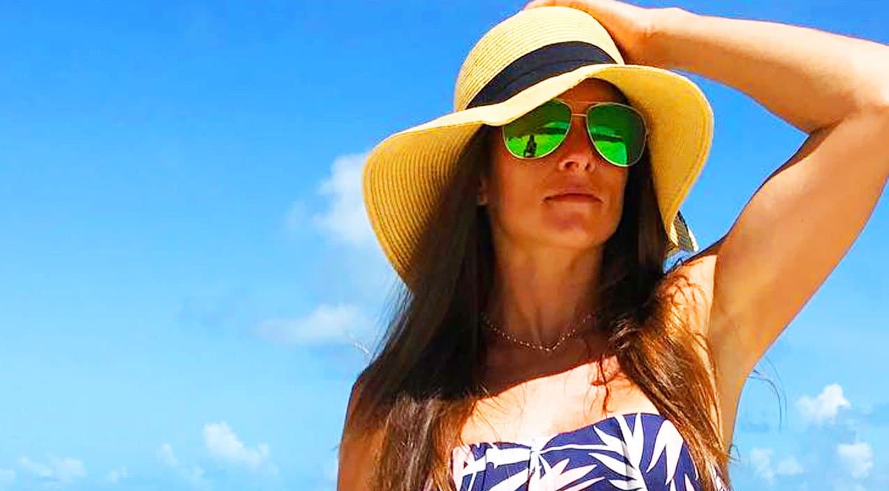 Danica Patrick Flaunts Hot Body & Wine On The Beach In Summery Snapshot | Country Music Videos
