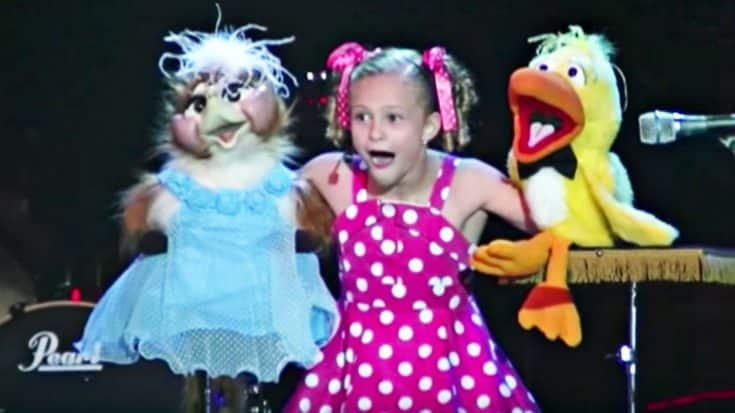 Darci Lynn Juggles Two Feisty Puppets In Adorable Sing-Song Routine | Country Music Videos