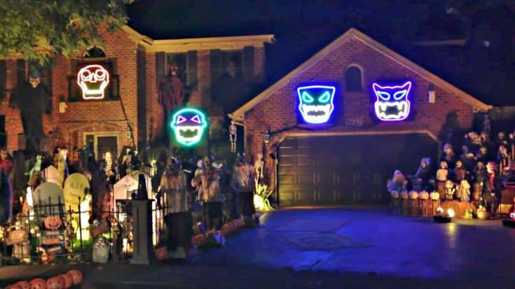 Halloween Light Setup Dances Along To “Better Dig Two” By The Band Perry | Country Music Videos
