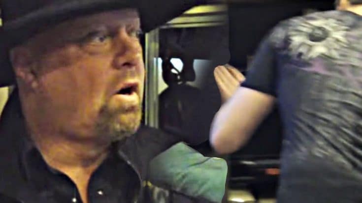 Eddie & Troy Look Shocked When A Celebrity Delivers Their Pizza | Country Music Videos