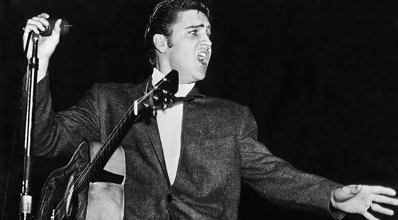 The Bizarre Reason Elvis Never Toured In The U.K. | Country Music Videos
