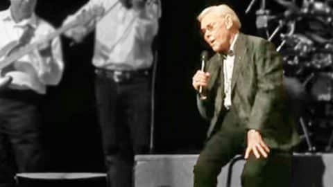 A Month Before His Death George Jones Gives Remarkable Tennessee Whiskey Performance Country Rebel a month before his death george jones