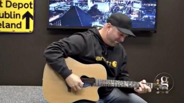 Garth Brooks Issues Tearful Plea To His Fellow Artists Following Las Vegas Shooting | Country Music Videos