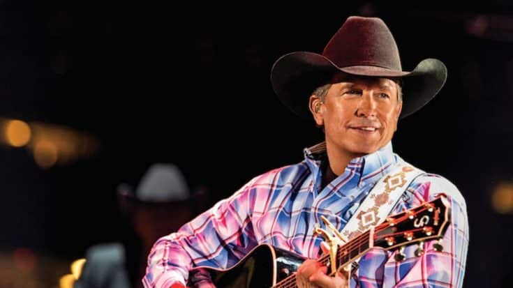 George Strait Pays Tribute To Merle Haggard During Historic Vegas Return | Country Music Videos