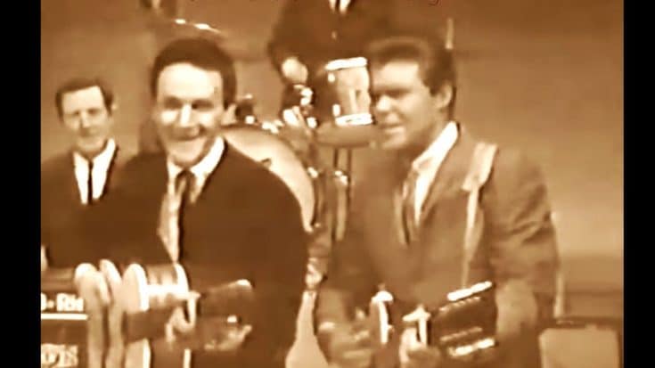 Watch A Rare Clip Of Glen Campbell & Roger Miller You’ve Never Seen Before | Country Music Videos