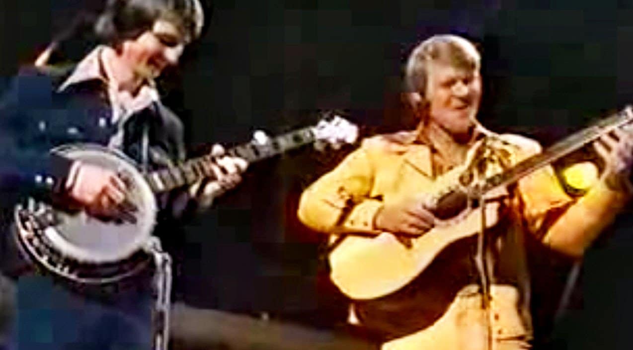See Glen Campbell Perform Iconic Dueling Banjos With Young Musician