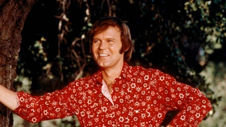 Glen Campbell’s Hit #1 With ‘Rhinestone Cowboy’ 40 Years Ago | Country Music Videos