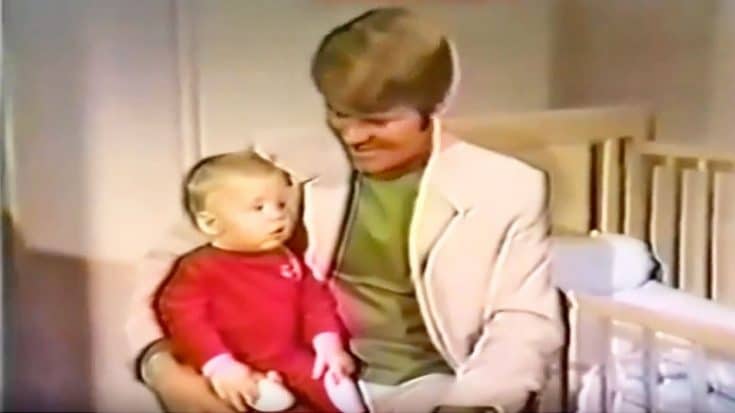 Glen Campbell Sings Christmas Lullaby To His Son In 1969 Recording | Country Music Videos