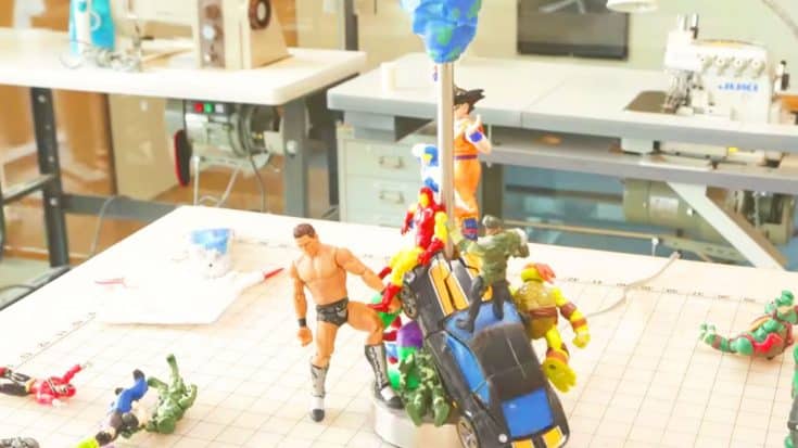 What This Mom Does With Her Kids Old Toys Will Amaze You | Country Music Videos