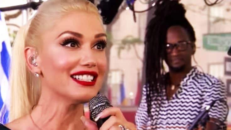 Gwen Stefani Turned Red As A Beet After Getting Asked THIS About Blake | Country Music Videos