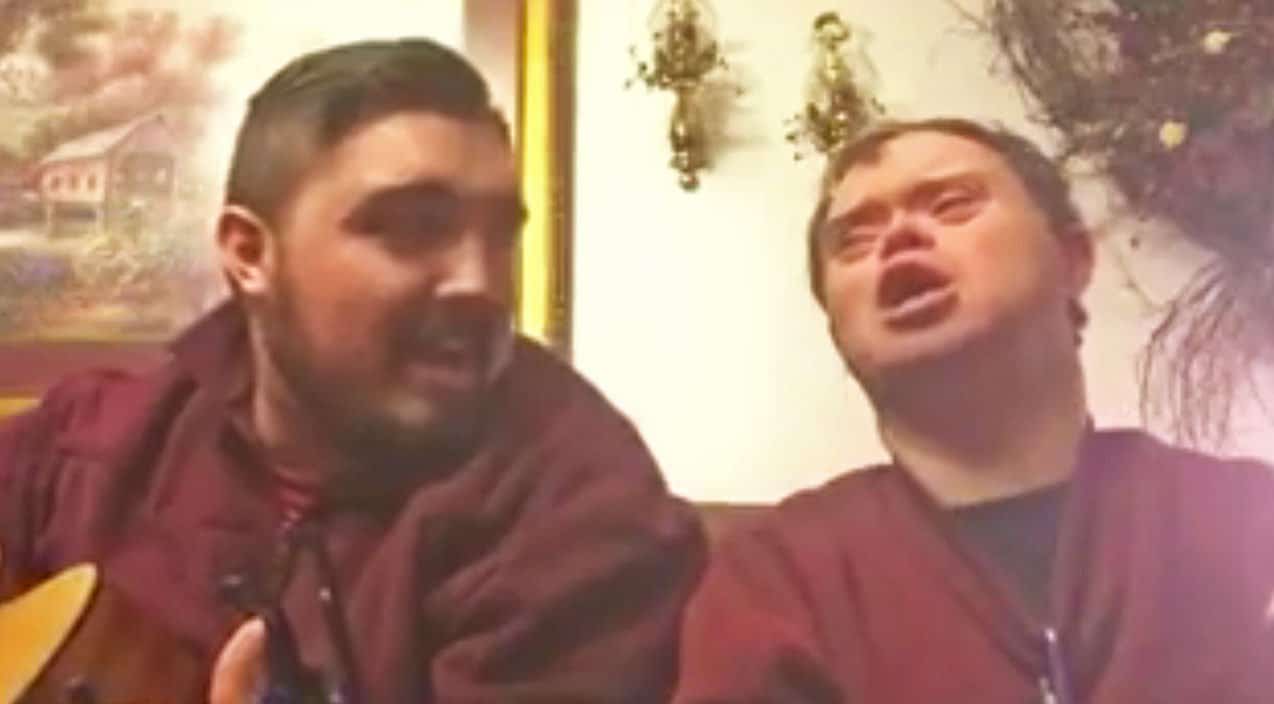 Country Singer & Uncle With Down Syndrome Sing Emotional Duet Of ‘He Stopped Loving Her Today’ | Country Music Videos