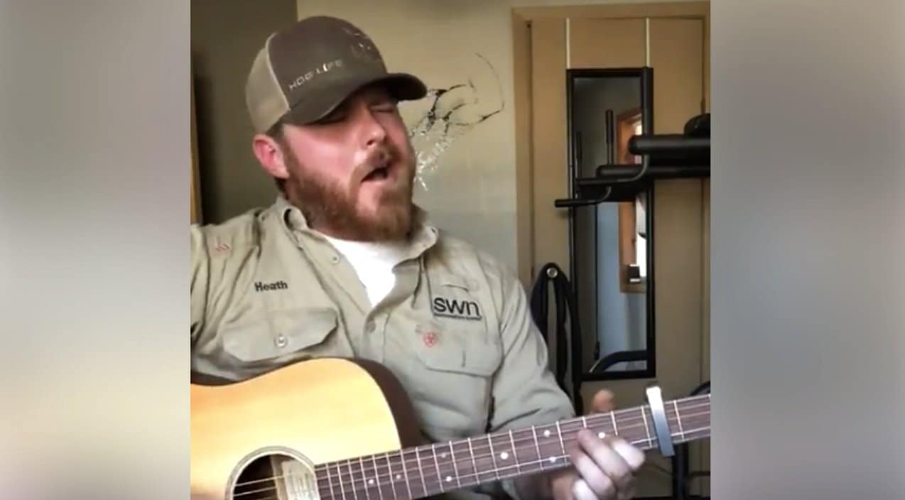 Singing Oilfield Worker Will Leave You Breathless With Incredible Chris Stapleton Cover | Country Music Videos