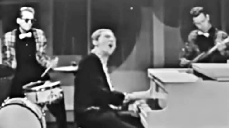 Jerry Lee Lewis Performs ‘Great Balls Of Fire’ On Live TV In 1958 | Country Music Videos