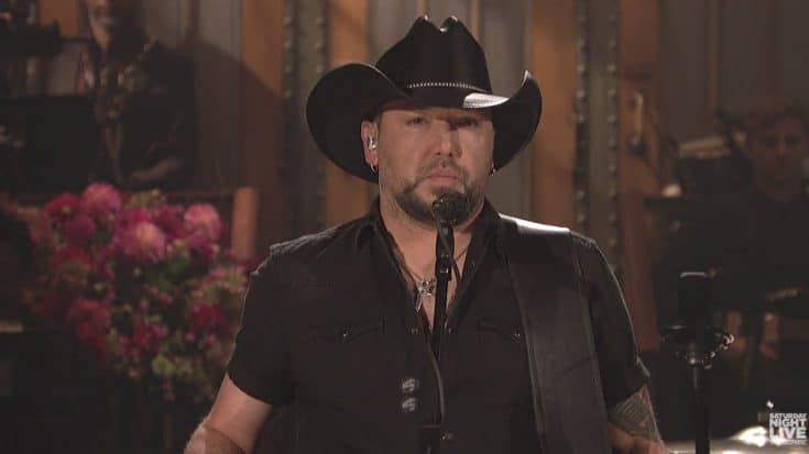 Jason Aldean Pays Tribute To Las Vegas Shooting Victims In 2017 ‘SNL’ Appearance | Country Music Videos