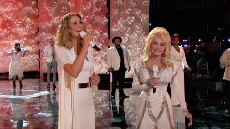 Dolly Parton Joined By Jennifer Nettles And ‘Voice’ Top 10 For Moving Christmas Performance | Country Music Videos