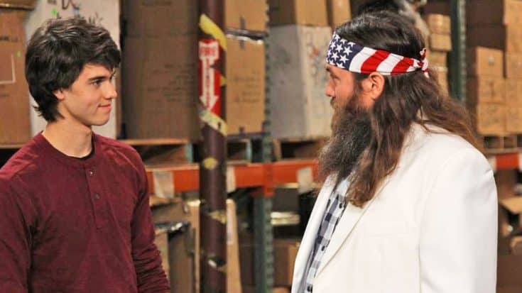Willie Robertson Reveals The HILARIOUS Truth About His Son John Luke’s, ‘Lack Of Beard’ | Country Music Videos