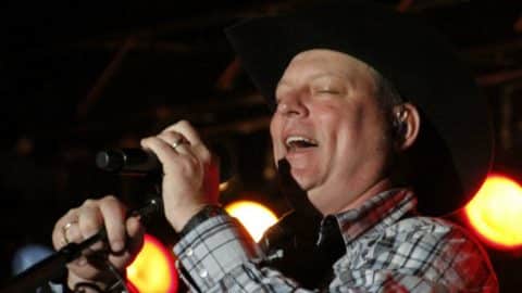 John Michael Montgomery Sings Duet Version Of I Swear With Pop