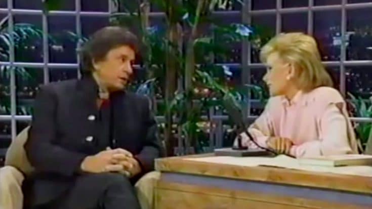 Johnny Cash Gives Joan Rivers A Lesson On Raccoon Hunting | Country Music Videos