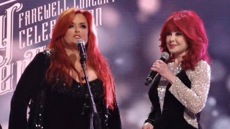 The Judds Reunite To Pay Tribute To Kenny Rogers During His Farewell Concert | Country Music Videos