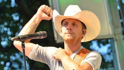 Justin Moore Pens Heartfelt Note In Honor Of Missing Country Singer | Country Music Videos